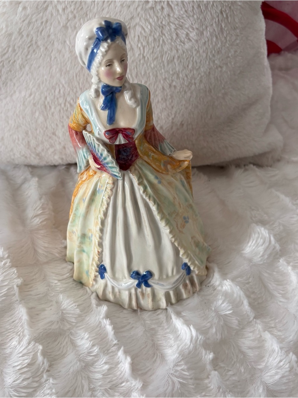 Mrs. Fitzherbert HN2007 – Royal Doulton Figurine 1756-1837